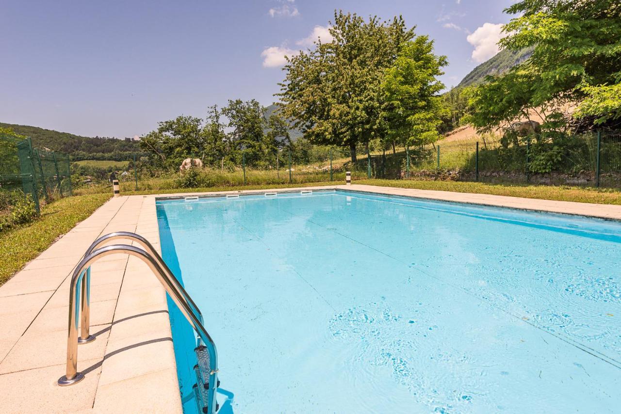 L'Hermitage, spacieux appartement avec vue et piscine by LocationlacAnnecy, LLA Selections Talloires Extérieur photo
