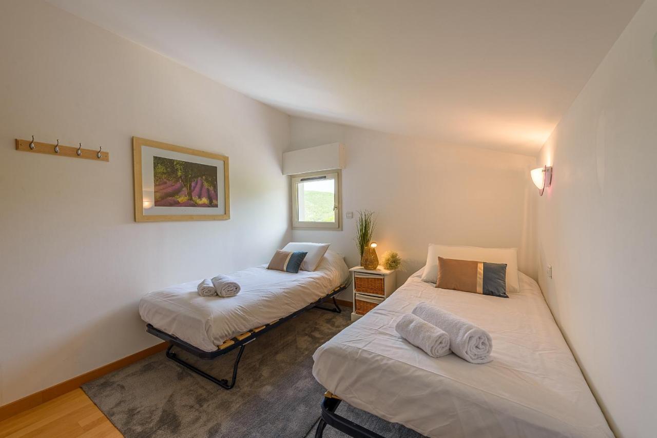 L'Hermitage, spacieux appartement avec vue et piscine by LocationlacAnnecy, LLA Selections Talloires Extérieur photo