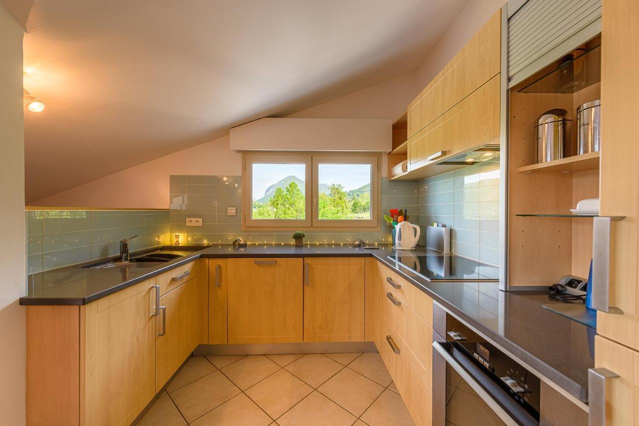 L'Hermitage, spacieux appartement avec vue et piscine by LocationlacAnnecy, LLA Selections Talloires Extérieur photo